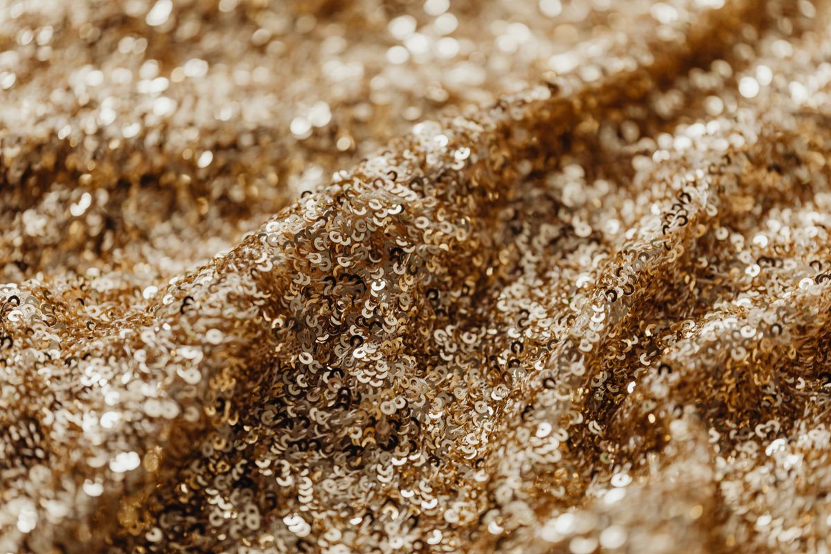 Sequin Fabric for Stage Costumes – What Production Designers Need to Know